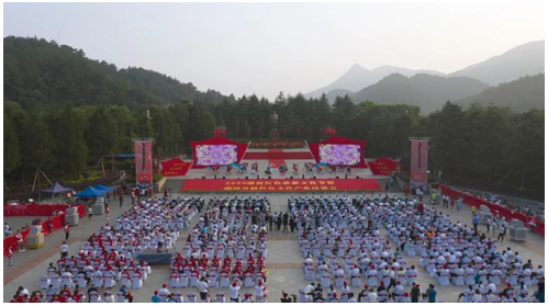 电影《红色往事》重走长征路在湘潭首届红博会公益放映